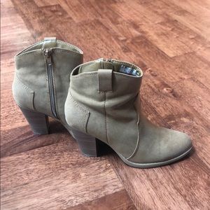 American Eagle Outfitters Shoes - American Eagle short nude booties American Eagle Outfitters Shoes - American Eagle short nude booties